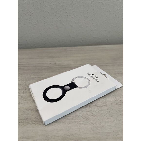 Genuine Apple Leather Key Ring for AirTag Midnight BLACK MMF93ZM/A - Picture 3 of 3